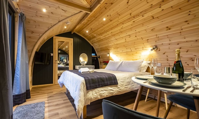 Brora Cabina | Luxury Couples Pod on the North Coast 500 Route