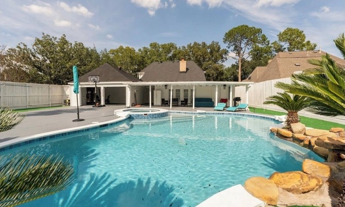 Barker Casa | Luxury cozy house with pool