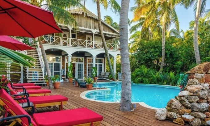 Cayo Corker Casa | Luxury Deluxe King Suite