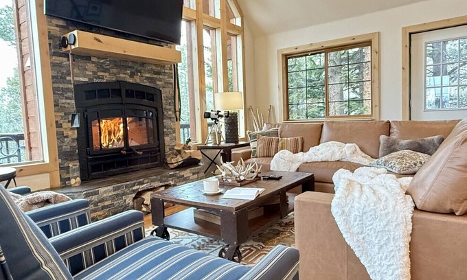 Saint Mary's Cabina | Luxury Designer Cabin with Views
