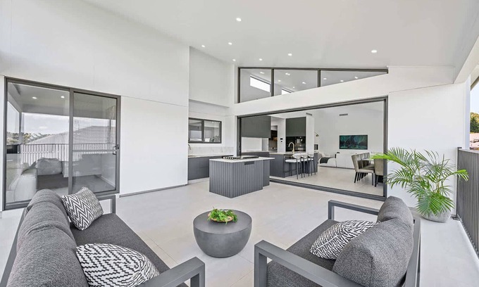 Calare Casa | Luxury Designer Retreat - Modern, Entertainer
