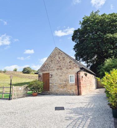 Belper Casa | Luxury Detached Peak District Stone Barn - Dog Friendly - Rural Walkers Paradise