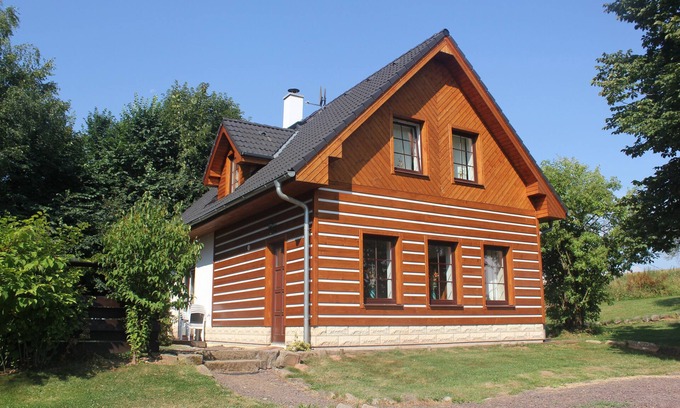 Bozanov Casa | Villa de lujo con sauna y estufa de leña y vista sin obstáculos sobre las tierras de cultivo