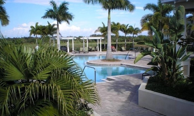 Cape Haze Casa | Alquiler de lujo con descuento en Cape Haze Desde $ 2,280 / mes