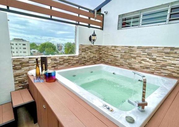 Santiago Province Apartamento | Luxury 5 Beds Penthouse - Private Jacuzzi & Karaoke Bar & Free Parking