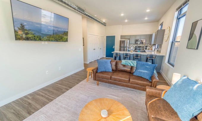 Downtown Eau Claire Apartamento | Luxury Downtown EC Apartment 2BR