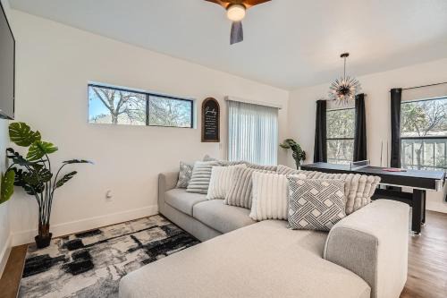 Denver Heights Casa | Luxury Downtown Oasis, Pool Table, Near Riverwalk