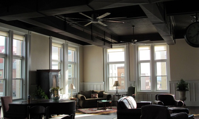 New Bedford Apartamento | Luxury downtown Penthouse Steps to Martha's Vineyard ferry