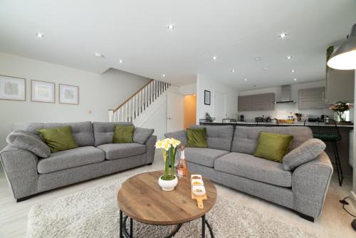 Hull Apartamento | Luxury Duplex 2-Bed Apartment Fruit Market Marina