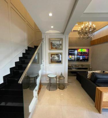 Jardim dos Estados Apartamento | Luxury Duplex Jacuzzi Privada e Móveis Assinados