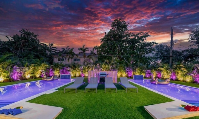Progresso Village Villa | Luxury Duplex with 2 Pools Minutes from Las Olas