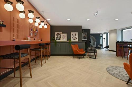 College Park and Old Oak Casa | Luxury Ensuite Room in a 2-Bedroom apartment