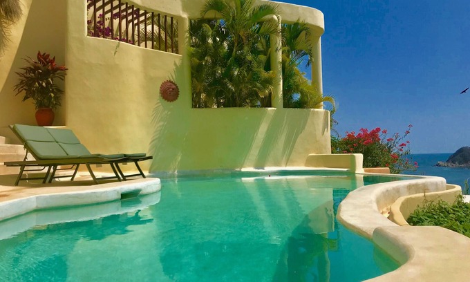 Playa Chahué Villa | Vistas de millones de dólares con piscina infinita en el acantilado