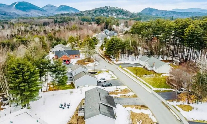 Warrensburg Casa | Luxury Fall Retreat with mountain views - 10 min to Lake George
