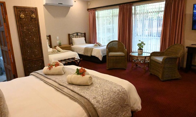 Middelburg Casa | LUXURY FAMILY EN-SUITE ROOM @ 4 STAR GUEST HOUSE
