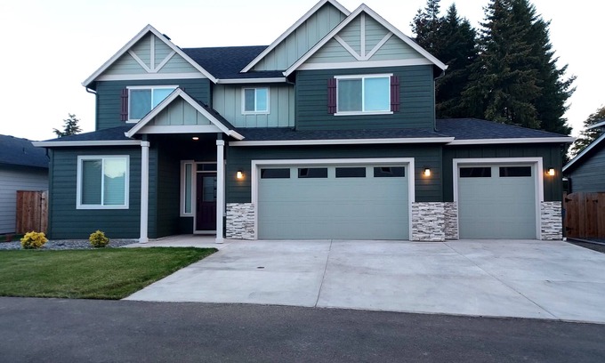 Felida Casa | Luxury Family friendly 5bd 3ba-Home Away from Home-Vancouver/w EV charger