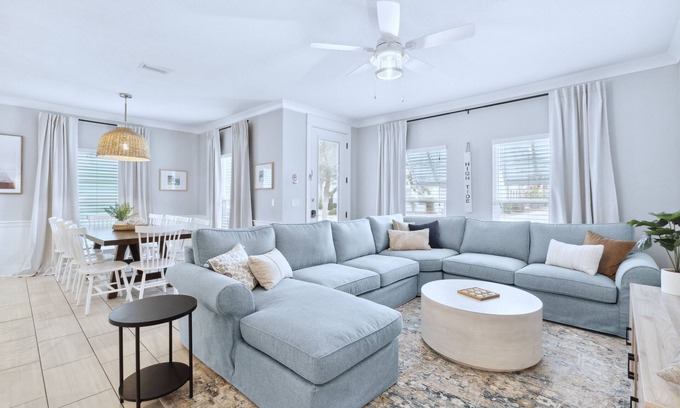 Villages of Crystal Beach Casa | Luxury Family Retreat in Gated Community - Walk to Beach & Huge Pool + 2 Masters