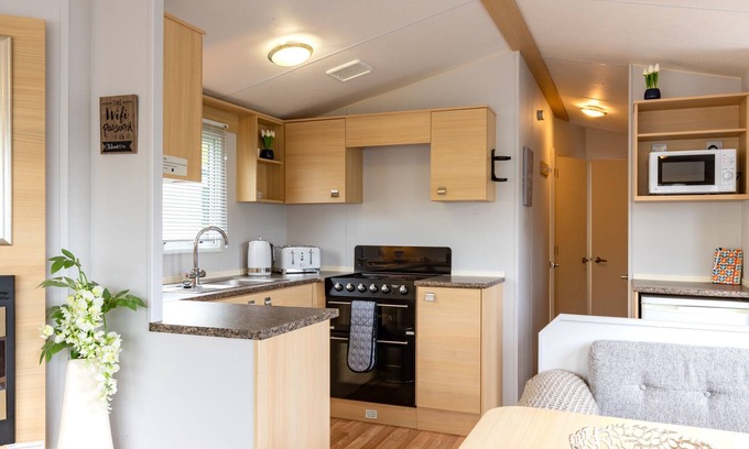 South Lakeland Leisure Village Casa | Caravana-Familiar-Baño Privado-Vista al Jardín-Luxury Static Caravan