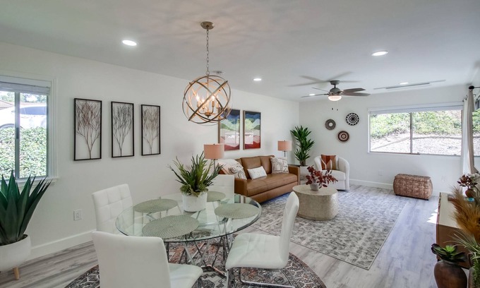 Rancho Bernardo Condominio | Luxury fully remodeled 55+ Oaks North Oasis