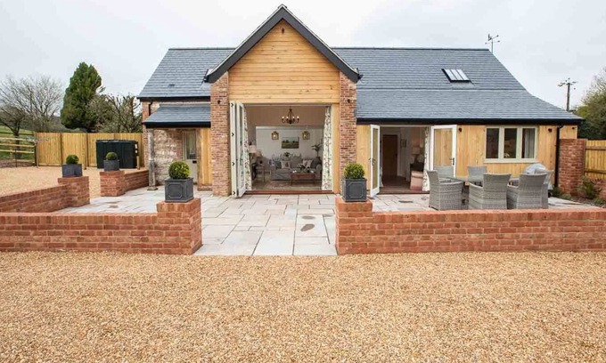Dorchester Casa | Luxury 3 Bed/Bath ensuite self catering accommodation in Dorset converted barn.