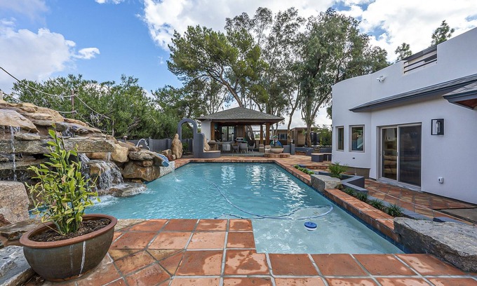 Cave Creek Casa | Luxury gem in Cave Creek with a great view of the surrounding mountains!