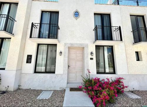 Arcos de San Miguel Casa | Luxury Getaway: Pool, jacuzzi & private balcony