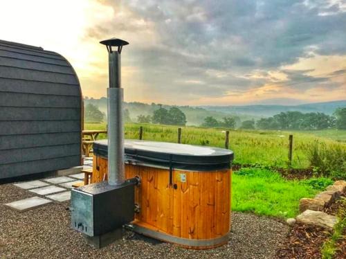 Wing Otro | Luxury Glamping Pod - Garthside Farm Holidays