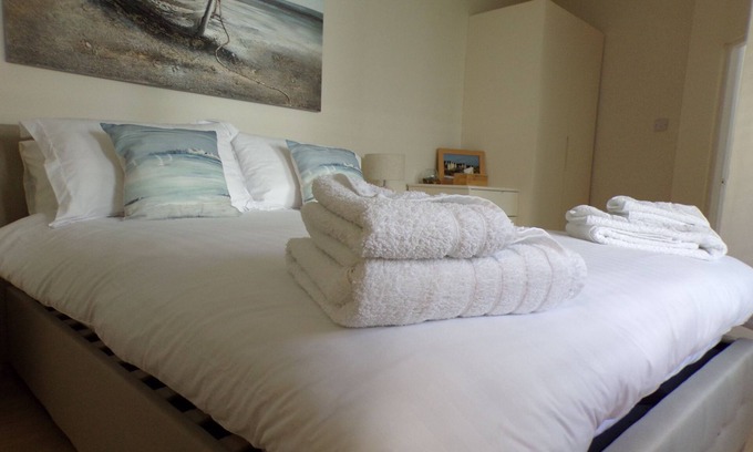 Barton-on-Sea Apartamento | Apartamento-Lujoso-Baño Privado-Vista al patio-Apartment 3