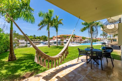 Puerto Aventuras Apartamento | Luxury Ground Floor MarinaView-Pool-Gym-Paddleboard