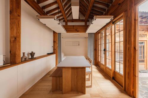 Seochon Apartamento | Luxury Hanok Stay CHAON