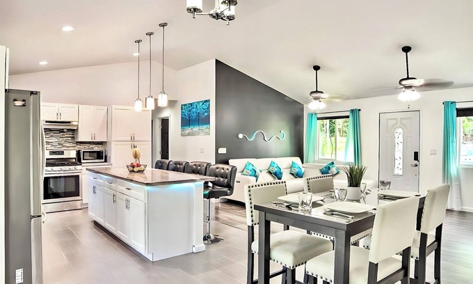 Keaau Casa | Luxury Hawaii Getaway: Close to the Beach & Ocean!