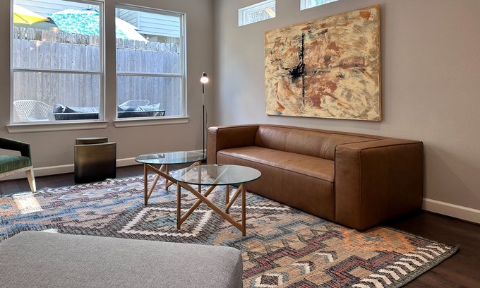 Shady Acres Casa | Luxury Heights Townhome - AVAILABLE LONG TERM