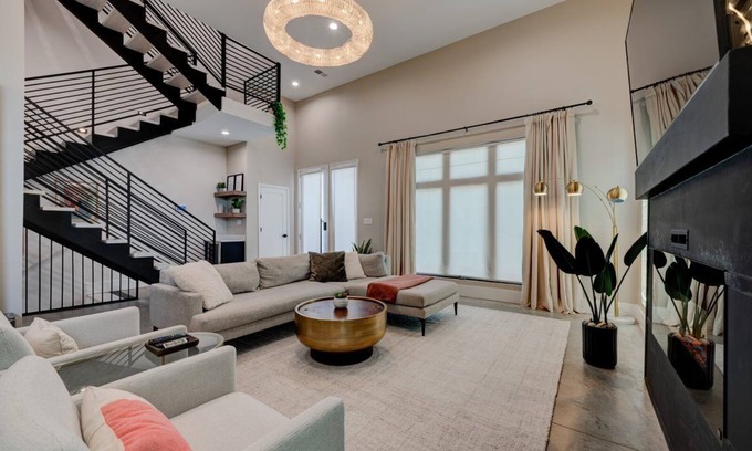New Pathways Casa | Luxury High End Downtown Living