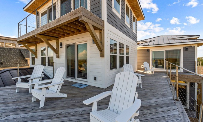 Ocean Isle Estates Casa | Luxury High-End Ocean Front Home with Private Pool and Hut Tub