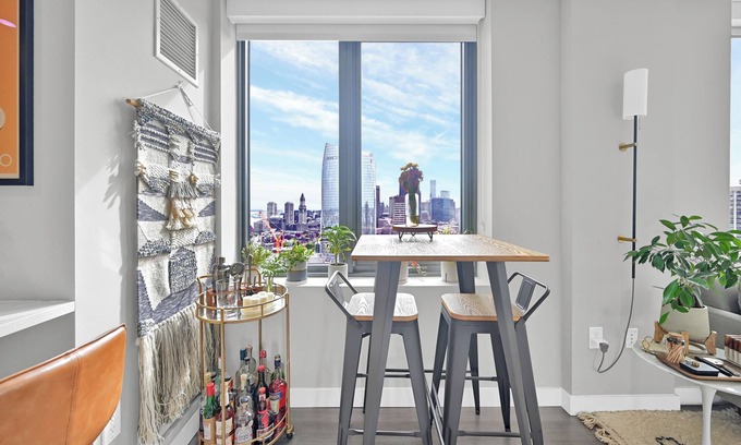 West End Apartamento | Luxury high floor 1-bedroom apartment in Boston with amenities