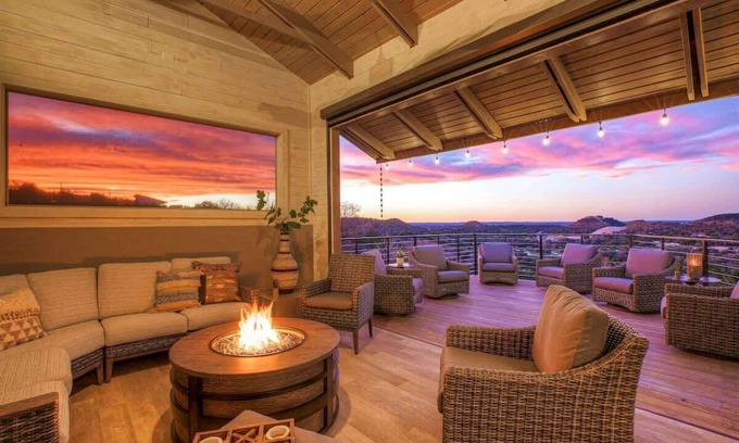New Braunfels Villa | ¡NUEVO! Villa de lujo Hill Country w / Pool-Hottub-Views