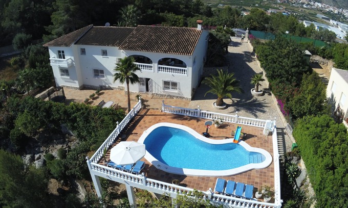 Pedreguer Villa | Villa de vacaciones de lujo Denia España 2-6 personas con piscina privada y vista despejada