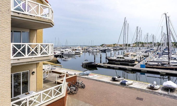 Ouddorp Casa | Luxury holiday apartment for 4 people - directly located at the marina and Grevelingen, near the Aqua Mundo swimming pool.