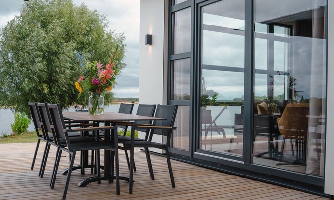 Maurik Casa | Luxury Holiday Home on the Water
