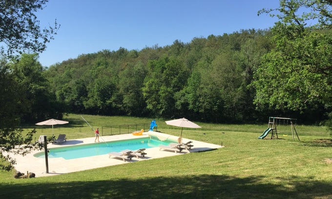 Brantome-en-Perigord Villa | Vacaciones de lujo en Brantome. Villa con piscina en 13 hectáreas de terreno