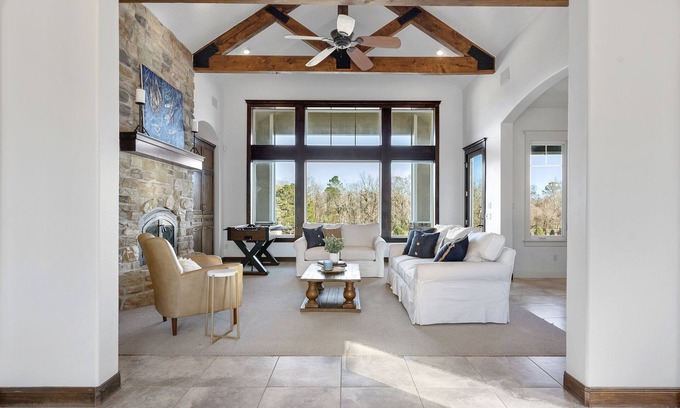 Willis Otro | LUXURY home 2 mins to Lake Conroe! Heated Pool, Stocked Ponds, Cute Pygmy Goats