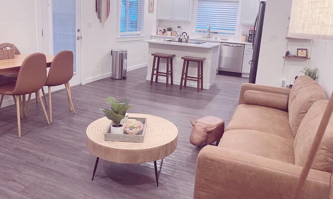 Moses Lake Casa | Luxury home 3bd2ba office and child ready!