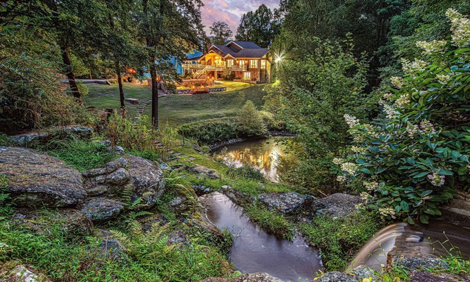 Banner Elk Casa | Luxury Home for 26| 18 Acres| 2 Great Rms| Hot Tub