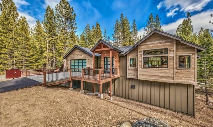 North Upper Truckee Casa | * Casa nueva * Sala de juegos y teatro * 4000 pies cuadrados