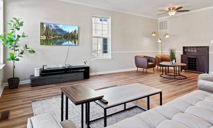 Glen Burnie Casa | Luxury Home in Glen Burnie w/ Movie Theater!