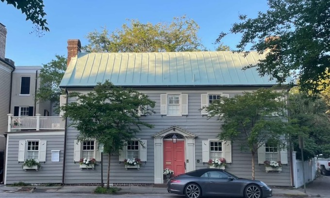 South of Broad Casa | Luxury home in the heart of Charleston's historic South of Broad neighborhood