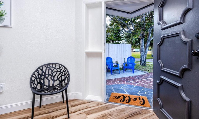 Tarpon Springs Apartamento | Luxury Home & Mins to Beach and Walk to Downtown