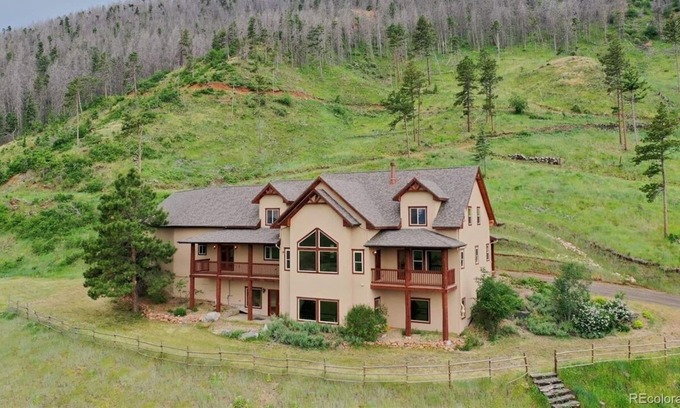 Larkspur Casa | Luxury home on 120 acres. Amazing Views. 6-beds