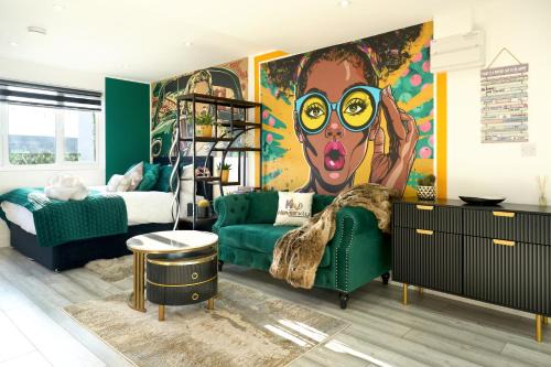 Hatfield Apartamento | Luxury Home Sleep 8 SAUNA, LONG STAYS ,WIFI , NETFLIX, BALCONY- CONTRACTORS WELCOME-HAVEN4u