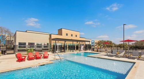 Marble Falls Apartamento | Luxury Home W Pool & Gym Mins To Baylor Hospital